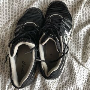 Women’s ASICS volleyball shoes size 8.5